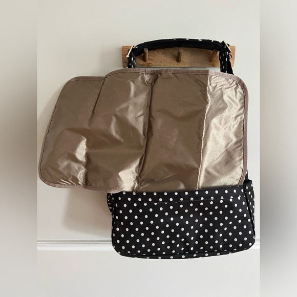 JU-JU-BE hobo diaper bag in duchess, black and white with gold hardware - Picture 4 of 15